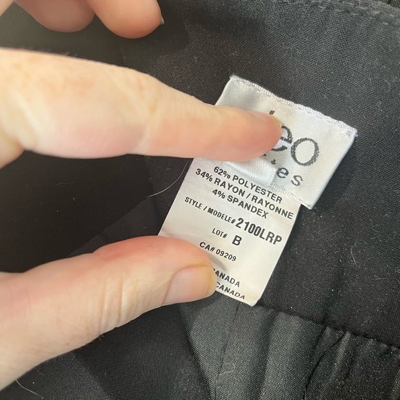 Cleo Petites Black Mini Skirt, Size 2P - Picture 5 of 7